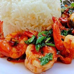 ข้าวผัดกะเพรากุ้ง