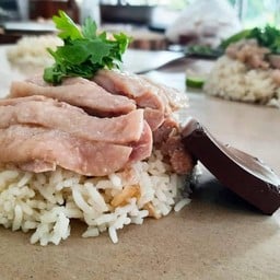 สณ. ข้าวมันไก่ สาขาแยก ออตอ