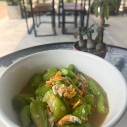 ผัดบวบกับข้าว