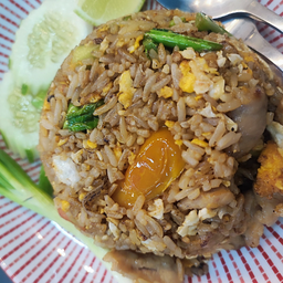 ข้าวผัดโบราณใส่ไข่