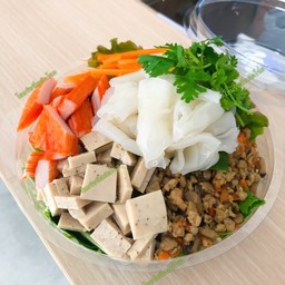 ก๋วยเตี๋ยวยำบก