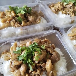 อกไก่ทอดกระเทียมพริกไทยฉ่ำๆ