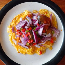 ไข่ข้นปลากระป๋องราดข้าว