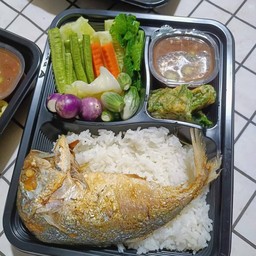 ข้าวน้ำพริกกะปิ.มะม่วงปลาทูทอด