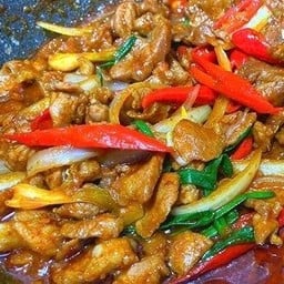 ผัดพริกเผาหมูชิ้น
