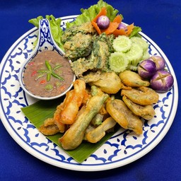 ชุดน้ำพริกกะปิผักทอด