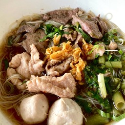 ก๋วยเตี๋ยวหมูเลียงเมืองจันท์