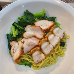 บะหมี่หมูแดง + หมูกรอบ