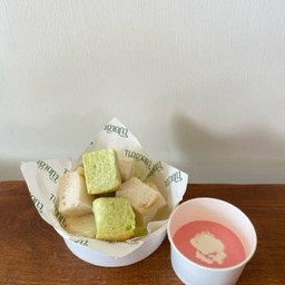 ปังนึ่งสังขยานมชมพู