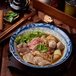 A5 ก๋วยเตี๋ยวเนื้อ รวมทุกอย่าง