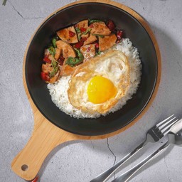 กะเพราหมูยอ