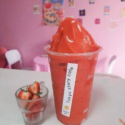 สตรอเบอร์รี่สมูทตี้ (ถ้าใจเราร้อนแรง กะทะทองแดงก็แค่เครื่องครัว