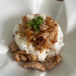 ทอดกระเทียมราดข้าว