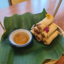 ปอเปี๊ยะผักทอด (6ชิ้น)