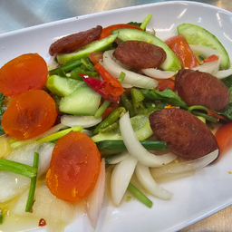 ยำไข่แดง+กุนเชียง