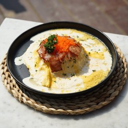 ข้าวไข่ข้นครีมคาโบนาร่าเบค่อนไข่กุ้ง