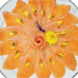 เนื้อปลาแซลมอนแล่บาง