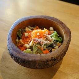 สลัดผักปูอัดไข่กุ้ง น้ำสลัดงา