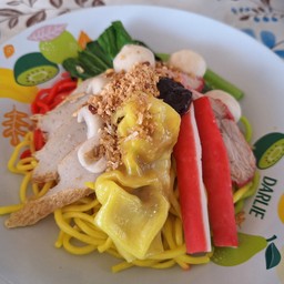 หมี่คลุกสายรุ้ง