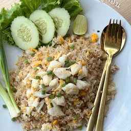 ข้าวผัดเนื้อปูก้อน