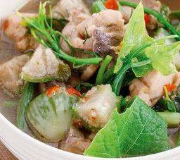 แกงอ่อมไก่