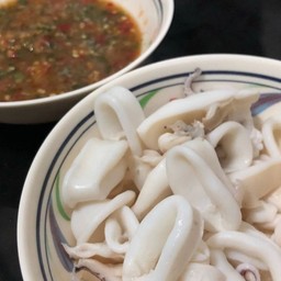 ปลาหมึกลวกจิ้ม