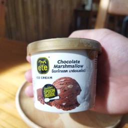 ไอศกรีมช็อกโกแลต มาร์ชเมลโลว์