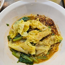 บะหมี่เกี๊ยวต้มยำ