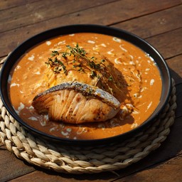 ข้าวไข่ข้นครีมสไปซี่มันกุ้งแซลม่อน