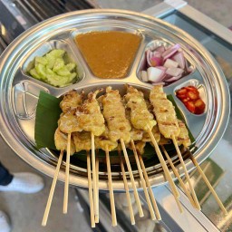 หมูสะเต๊ะชุดใหญ่