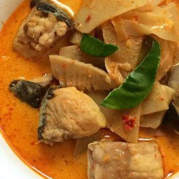 แกงหน่อไม้ส้มใส่ปลาคัง