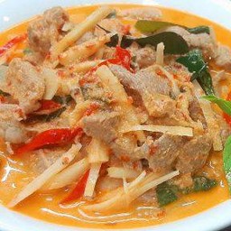 แกงหน่อไม้ส้มใส่เนื้อ