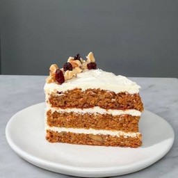 Carrot cake with Walnuts & Cranberry