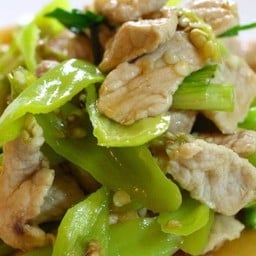 ผัดพริกหยวก