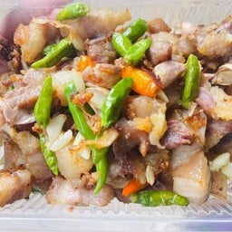 หมูแดดเดียวเฮียม่อนซอยเนินพลับหวาน