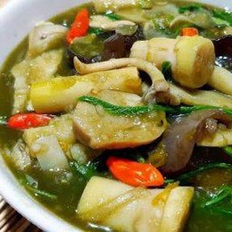 แกงหน่อไม้สด