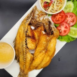 กะพงทอดราดน้ำปลา