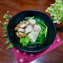 เกี๊ยวกุ้งหมูกรอบ