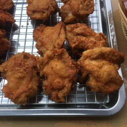 ข้าวหมูทอด เหนียวไก่ทอด สตรีวิทยา2