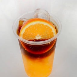 อเมริกาโน่เย็นผสมน้ำส้มสด