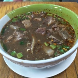 ต้มแซ่บเครื่องในเนื้อ