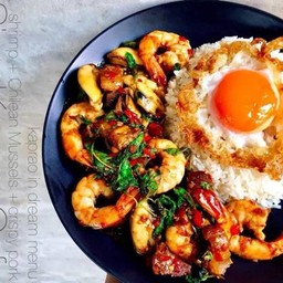 ข้าวกะเพรากุ้ง ไข่ดาว