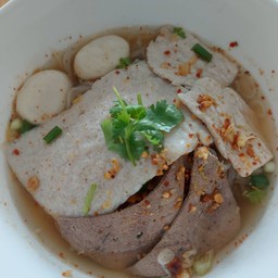 เตี๋ยวหมูแผ่น