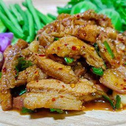 หมูน้ำตก
