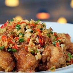 ข้าวไก่คั่วพริกเกลือ