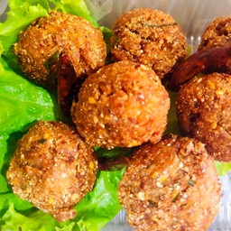 ลาบเนื้อทอดราฟีก้า + เครื่องเคียง