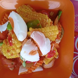 ตำข้าวโพดไข่เค็ม