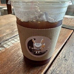 ล้อมจันทร์คาเฟ่ อยู่ด้านหลังร้านครัวจันทบูร
