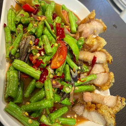 ตำถั่วหมูกรอบ