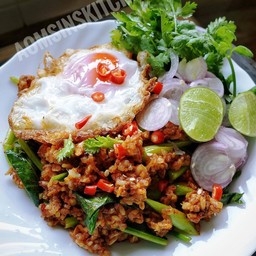 ข้าวผัดน้ำพริกหมูสับ ไข่ดาว